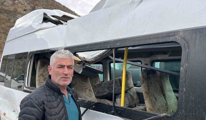 Artvin’de üzerlerine kaya yağan minibüs şoför yaşadıkları korku dolu anları anlattı