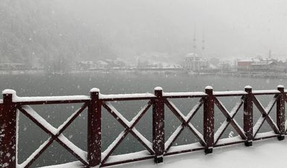 Uzungöl beyaz gelinliğini giydi, kar kalınlığı 15 santimetreye ulaştı