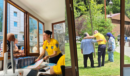 Büyükşehir onbinlerce turiste yardımcı oldu