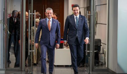 CHP Genel Başkanı Özel ile Saadet Partisi Genel Başkanı Arıkan bir araya geldi
