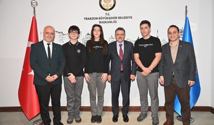 Liselilerin projesine Başkan Genç'ten destek