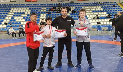 Erzincanlı yıldız güreşçilerden Rize'de üç şampiyonluk