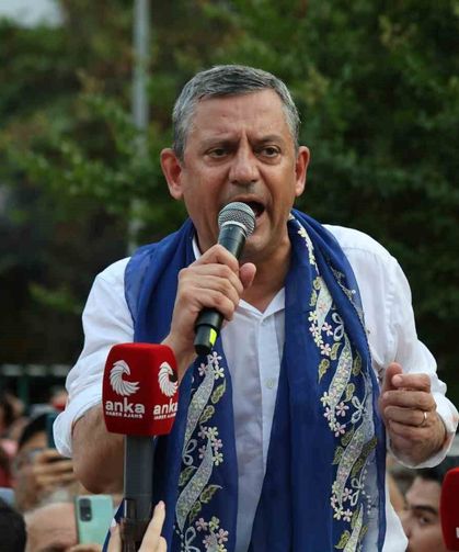 Özgür Özel'den yeni parti sinyali: 'Sizi hiç üzmeden yeni bir yol açacağız'