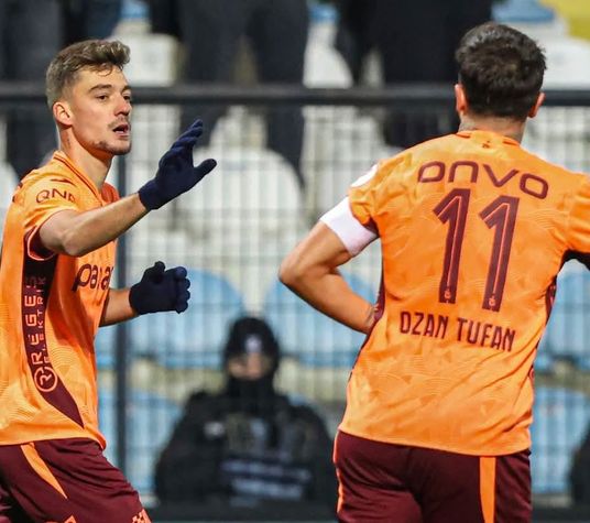 Ernest Muçi gollerine kupada da devam etti