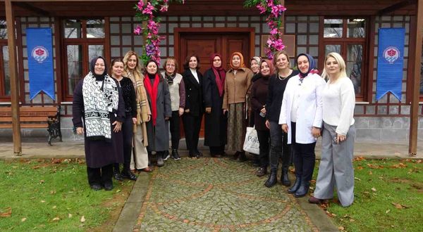 Acılarını üreterek unutuyorlar