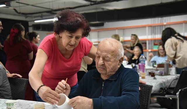 "Çini Sanatıyla Nesiller Buluşuyor" etkinliği