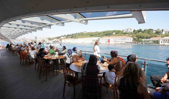 Maltepeliler İstanbul Boğazı’nda mavi yolculuğa çıktı