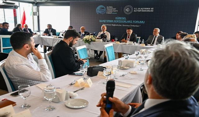 Bakan Uraloğlu: "Ulaştırma ve haberleşme altyapısına 293,5 milyar dolarlık yatırım yapıldı"
