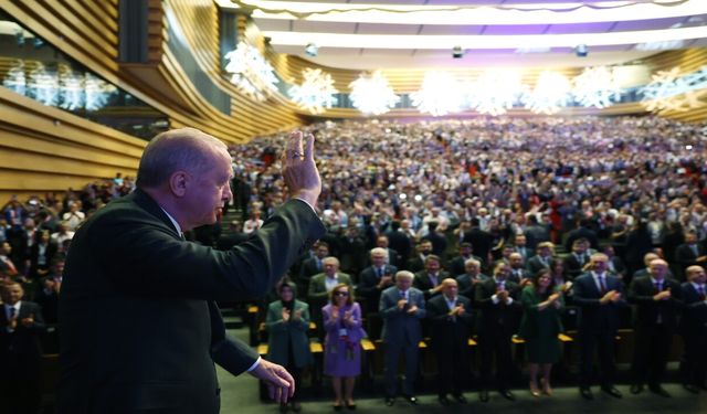 Erdoğan : İran'a yönelik saldırılarının daha büyük bir felakete dönüşmemesi için yoğun çaba harcıyoruz