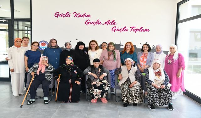 Huzurevi sakinleri hünerlerini gösterdiler