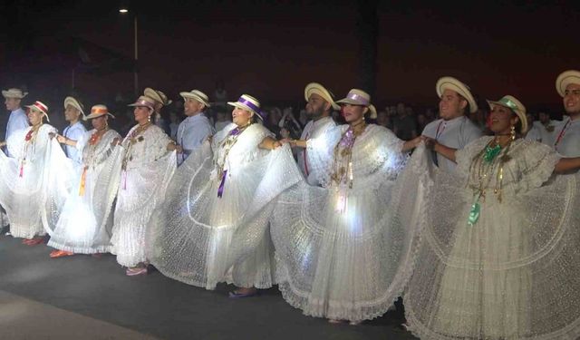 38. TUFAG Uluslararası Halk Dansları Festivali renkli görüntülerle başladı