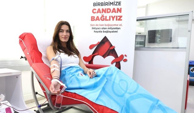 Ünlü isimler Kızılay’a kan verdi, Türkiye’ye çağrıda bulundu