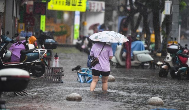 Wipha Tayfunu, Hong Kong’u ve Çin’i vurdu