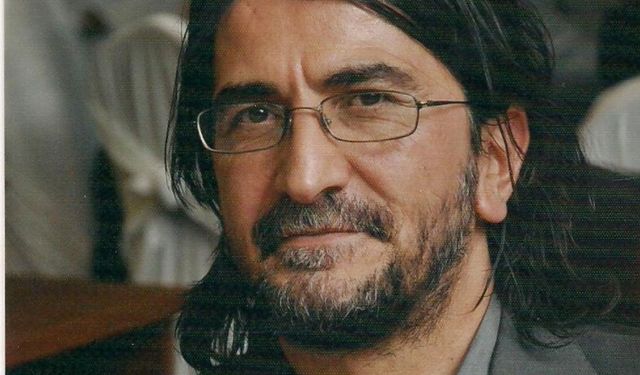Gazeteci, yazar ve köşe yazarı Nihat Genç hayatını kaybetti