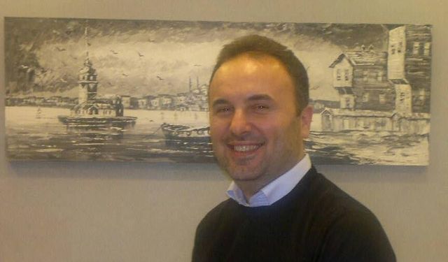 İstanbul Büyükşehir Belediye (İBB) Başkanlığı görevinden uzaklaştırılarak tutuklanan Ekrem İmamoğlu’nun avukatı Nusret Yılmaz, ’rüşvete aracılık etme’ suçundan Trabzon’da gözaltına alındı.