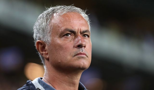 Fenerbahçe, Teknik Direktör Jose Mourinho ile yollarını ayırdıklarını açıkladı.