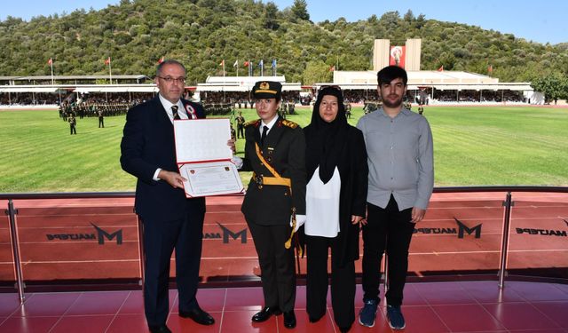 Şehit Ömer Halisdemir’in kızı teğmen oldu