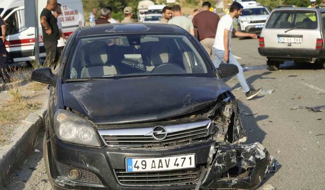 Gümüşhane-Trabzon karayolunda 3 aracın karıştığı kazada 2’si çocuk 7 kişi yaralandı