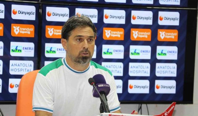 İlhan Palut: "Çok gol kaçırıyoruz maalesef"