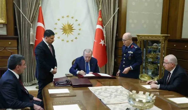 Cumhurbaşkanı Erdoğan YAŞ kararlarını imzaladı