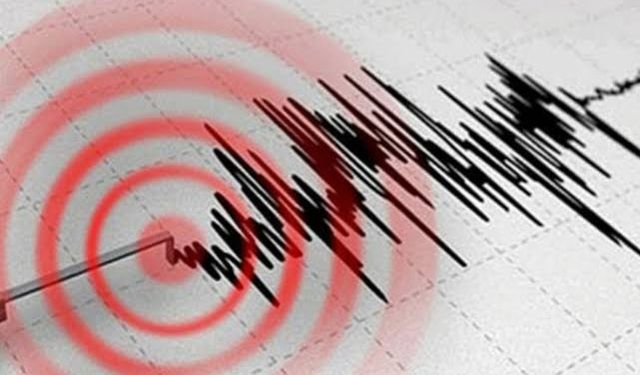 AFAD: "Balıkesir Sındırgı merkezli saat 19.53’te 6.1 büyüklüğünde deprem meydana geldi. Deprem yerin 11 km derinliğinde meydana geldi."