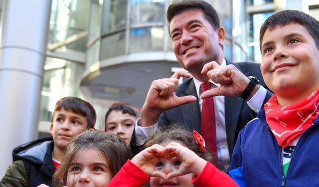 Ortahisar Belediyesi'nden öğrencilere 'Çanta ve Kırtasiye Seti' desteği