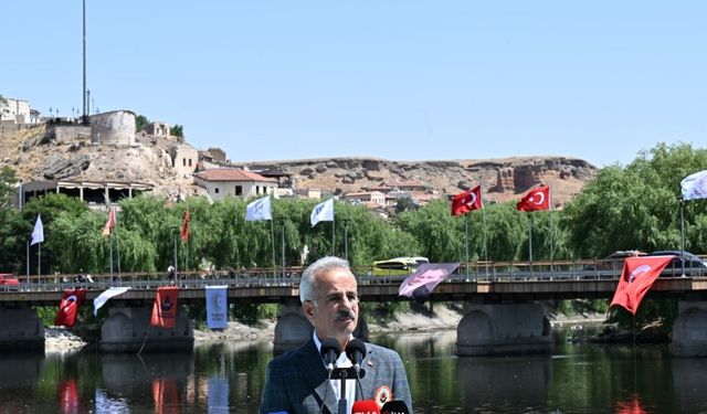 Bakan Uraloğlu: "Türkiye’nin dört bir yanındaki tarihi köprülerimizde restorasyon çalışmaları yaptık"