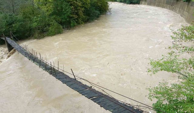 Doğu Karadeniz’e bir günde düşen yağış Türkiye’nin birçok ili ve bölgesine bir yılda düşen yağış miktarından fazla oldu