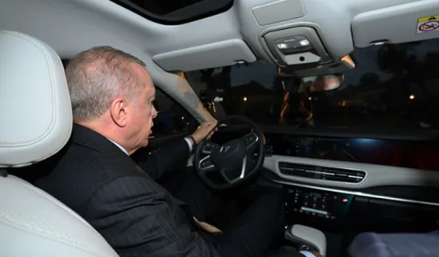 Cumhurbaşkanı Erdoğan, yeni TOGG TF10 ile deneme sürüşü yaptı