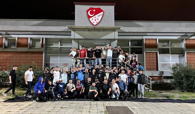Trabzon Trabzonspor taraftarları TFF'ye tepki gösterdi