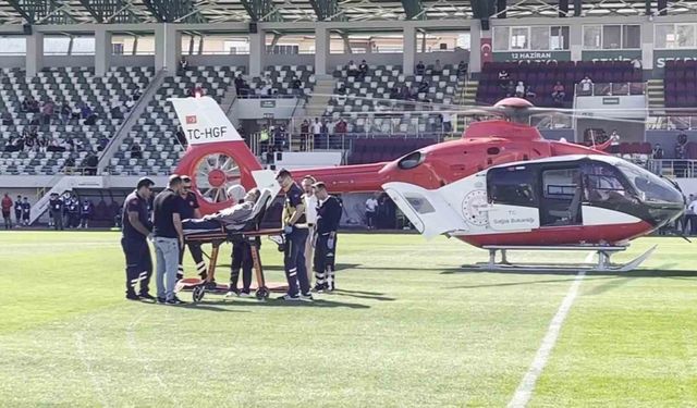 Amasya-1461 FK  maç öncesi stadyuma ambulans helikopter indi