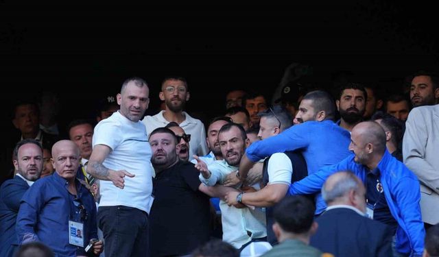 Fenerbahçe seçiminde tribünlerde gerginlik