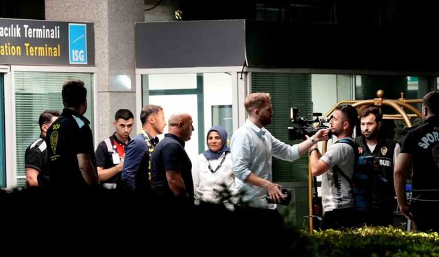 Fenerbahçe’nin yeni teknik direktörü Domenico Tedesco, İstanbul’a geldi