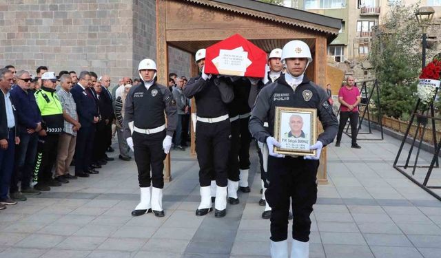 Kalp krizi geçiren polis memuru hayatını kaybetti