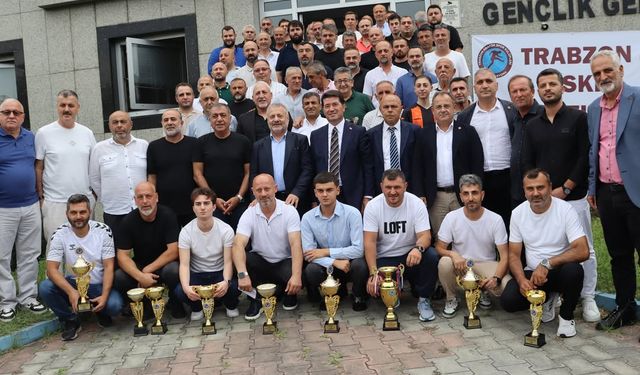 Trabzon’da Amatör Futbolun Şöleni: Ödül töreni ve kura çekimi gerçekleşti