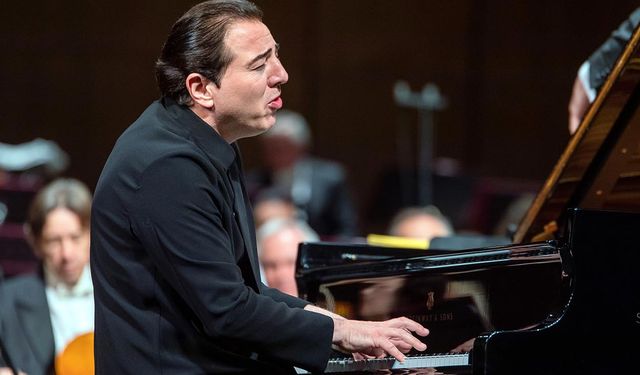 “Fazıl Say’dan Batı’daki Müzik Dünyasına Sert Tepki: ‘Gazze’de Yapılan Soykırımdır, Sessiz Kalmayın!’”