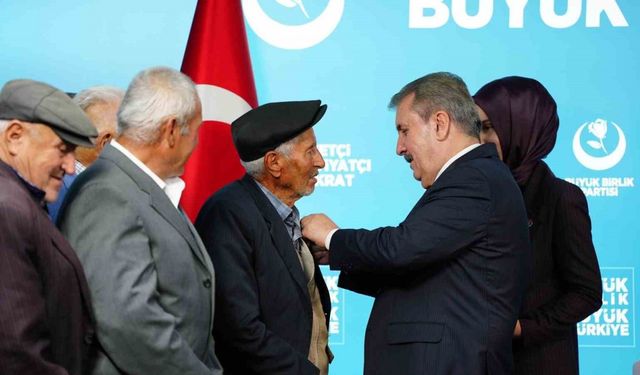 BBP Genel Başkanı Destici: "Kıbrıs’ta yaşayan Türkler bizim vazgeçilmezimizdir"