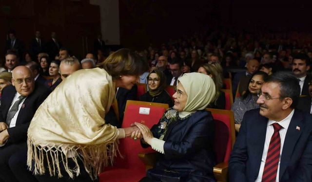 Emine Erdoğan, Gazze’ye destek için düzenlenen flamenko gösterisine katıldı