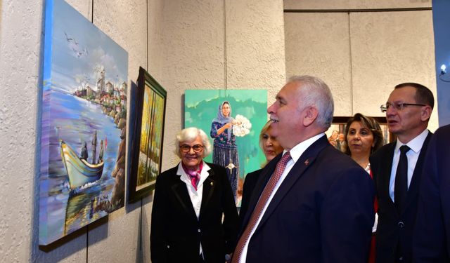 Vali Aziz Yıldırım,“Cumhuriyetin Renkleri” sergisi'nin açılışına katıldı