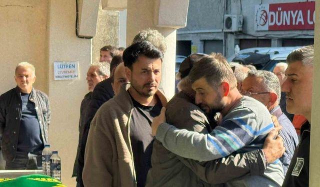 Rize’de kamyonetin çarptığı paramedik son yolculuğuna uğurlandı