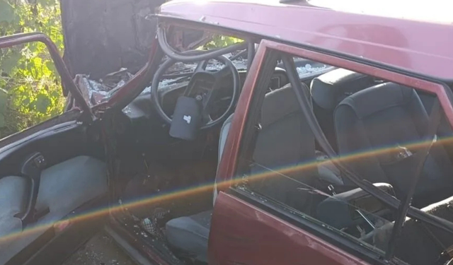 Kaldırımda yürürken dehşeti yaşadılar: Otomobilin altında kalan babaanne ve 2 torunu ağır yaralandı