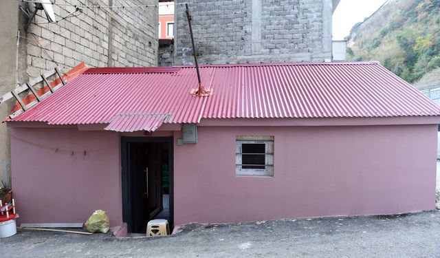 Ortahisar Belediyesi,ihtiyaç sahibi vatandaşın evini yeniledi