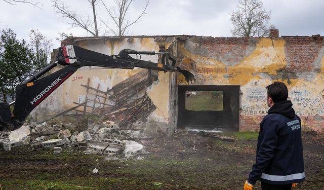 Başkan Kaya,köy okulu eğitime açmak için seferberlik başlattı