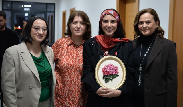 Ünlü oyuncu Büyükşehir'in Kadın Yaşam Ve İstihdam Merkezi'ne hayran kaldı