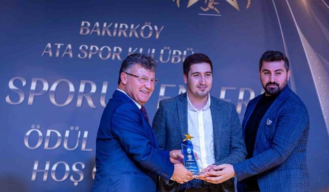 Bakırköy Ata Spor Kulübü’nden Ertuğrul Doğan'a ödül
