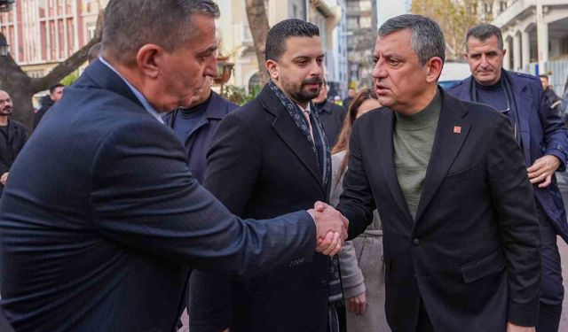 CHP Genel Başkanı Özel, Şehzadeler Belediyesini ziyaret etti