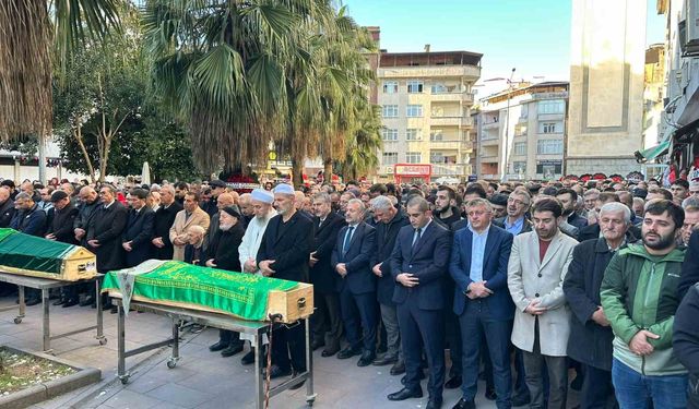 İstanbulspor Başkanı Sarıalioğlu'nun annesi Sebahat Sarıalioğlu son yolculuğuna uğurlandı