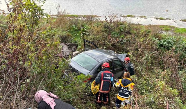 Üç tekerlekli araç ile otomobil çarpıştı: 2 ölü, 1 yaralı
