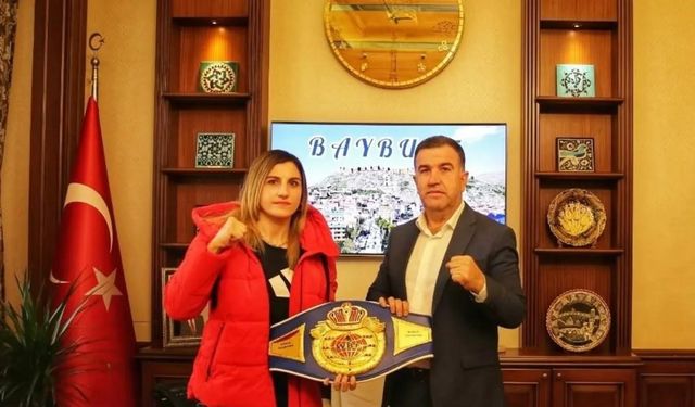 Vali Eldivan’dan dünya şampiyonu Turhan’a tebrik