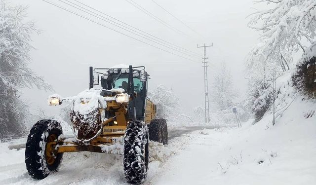 Ortahisar'da kar mesaisi devam ediyor